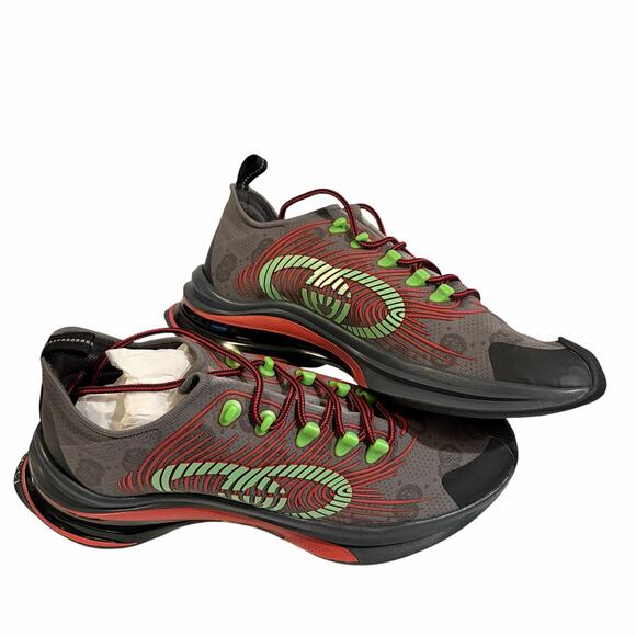Athletic_Shoes